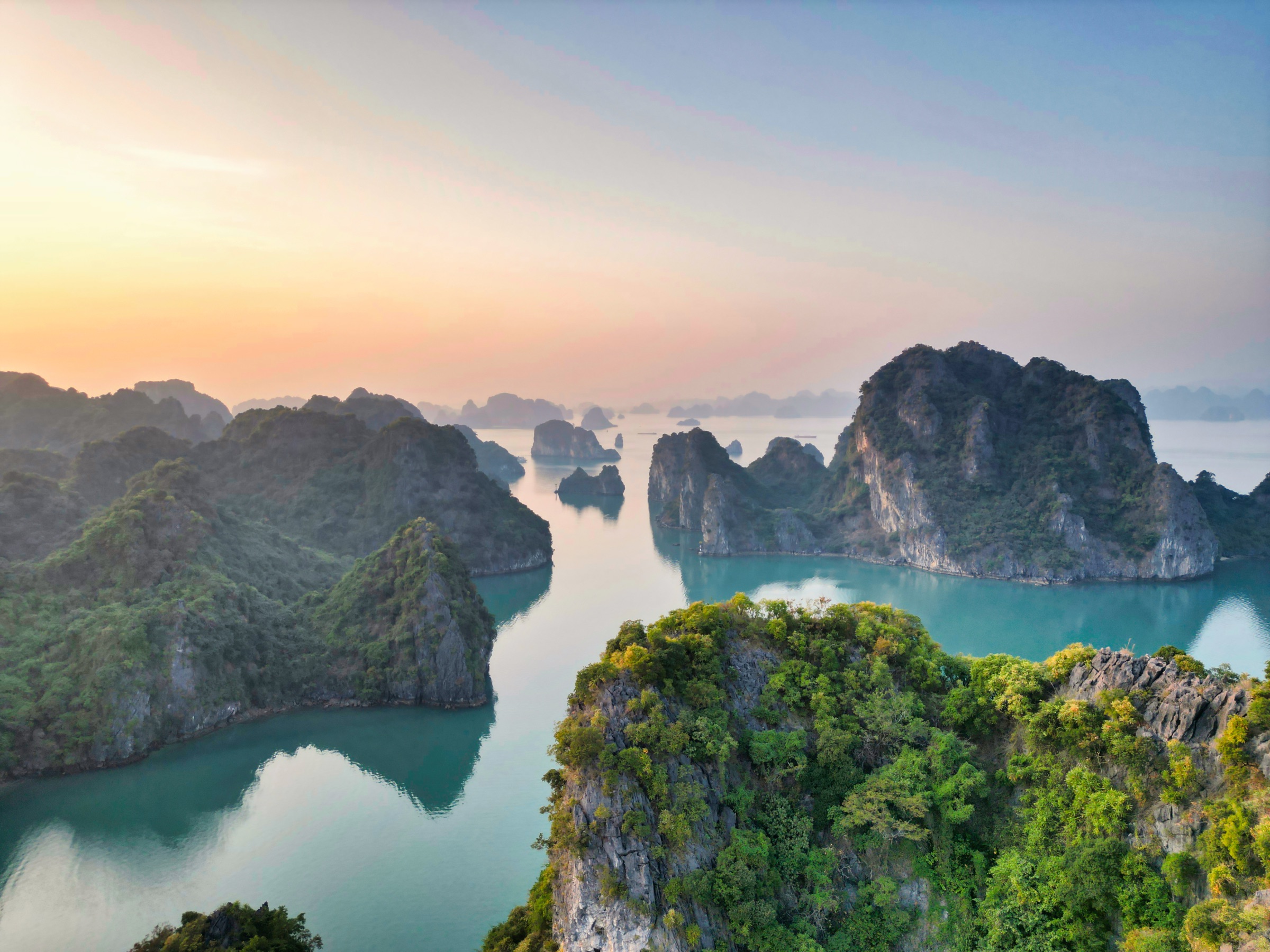 Vietnamese Rock Formations 760+ Floating Village Rock Island Halong